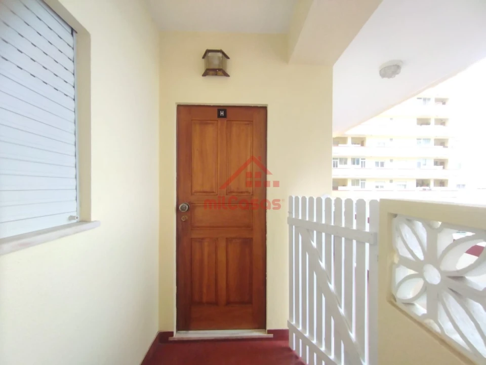 Apartamento T2 para Arrendamento em Santa Maria, São Pedro e Matacães Foto 16