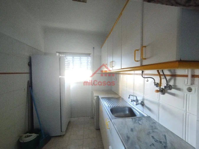 Apartamento T2 para Arrendamento em Santa Maria, São Pedro e Matacães Foto 4