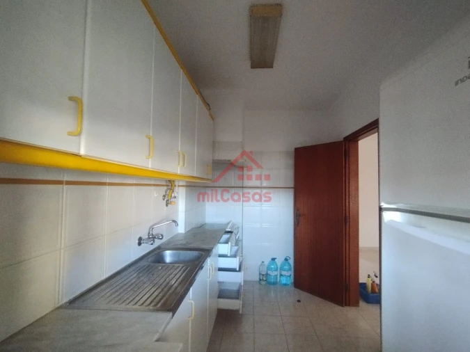 Apartamento T2 para Arrendamento em Santa Maria, São Pedro e Matacães Foto 5
