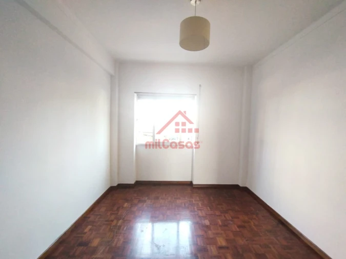 Apartamento T2 para Arrendamento em Santa Maria, São Pedro e Matacães Foto 8