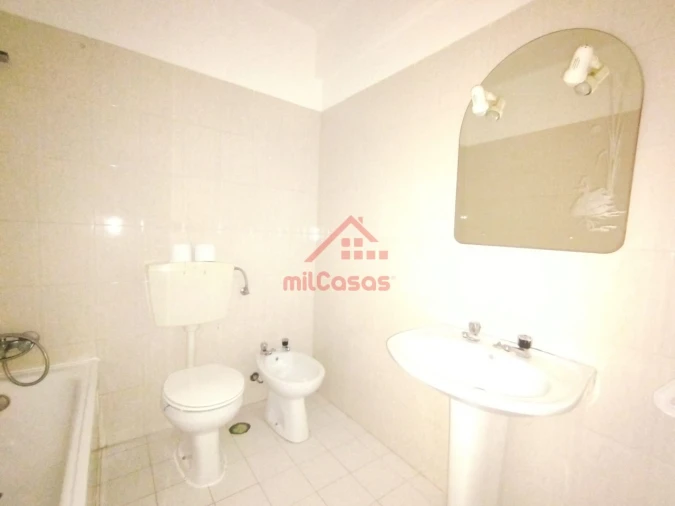 Apartamento T2 para Arrendamento em Santa Maria, São Pedro e Matacães Foto 10