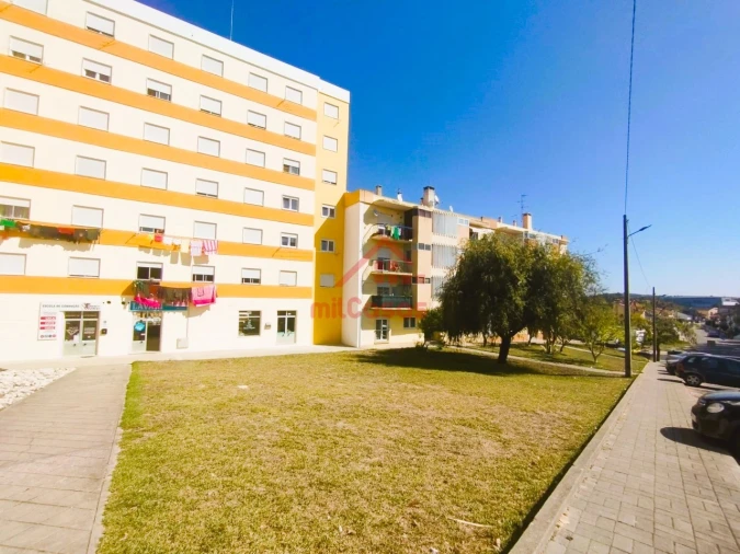 Apartamento T2 para Arrendamento em Santa Maria, São Pedro e Matacães Foto 18