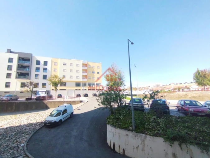 Apartamento T2 para Arrendamento em Santa Maria, São Pedro e Matacães Foto 19