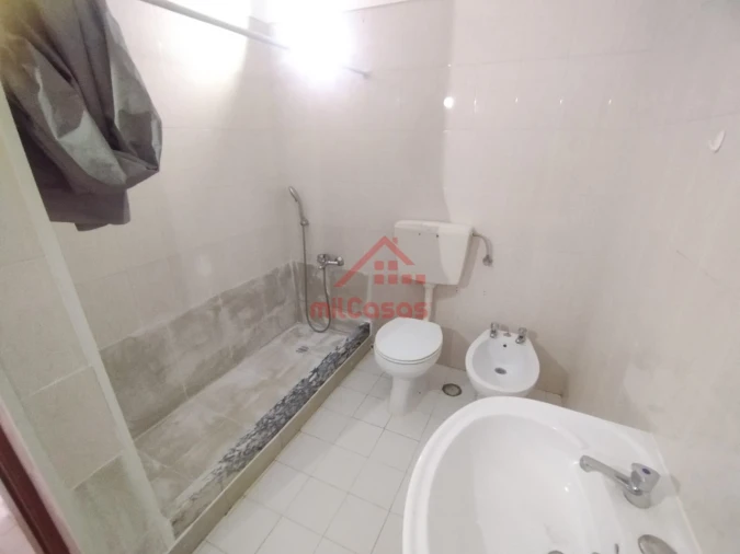 Apartamento T2 para Arrendamento em Santa Maria, São Pedro e Matacães Foto 14