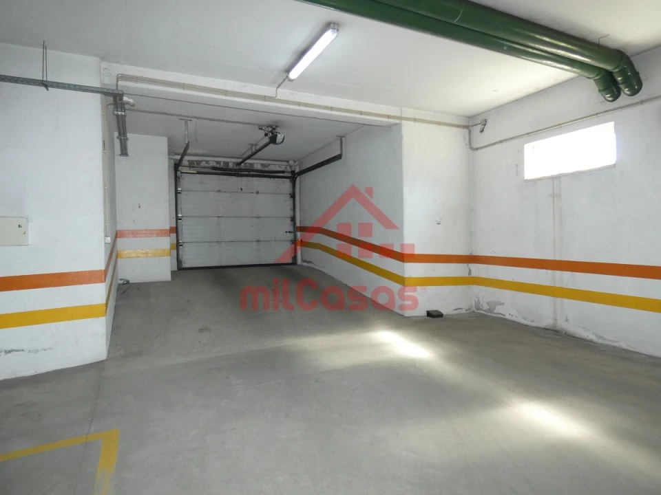 Apartamento T3 para Arrendamento em Santa Maria, São Pedro e Matacães Foto 22