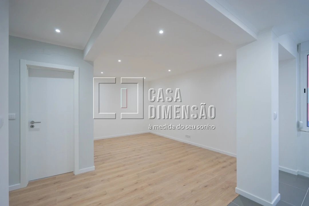 Apartamento T3 para Venda em Águas Livres Foto 5