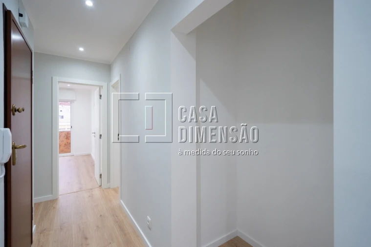 Apartamento T3 para Venda em Águas Livres Foto 2