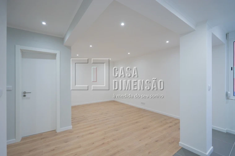 Apartamento T3 para Venda em Águas Livres Foto 5