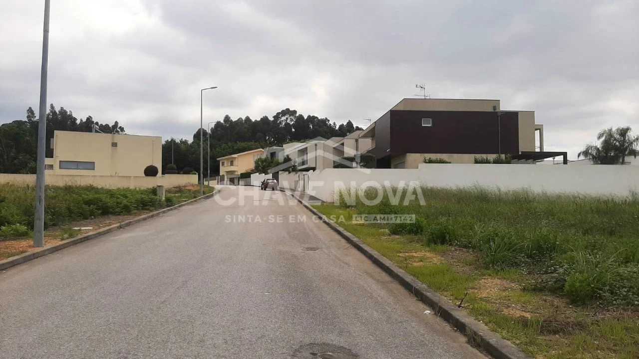 Terreno para Venda em Arcozelo Foto 1