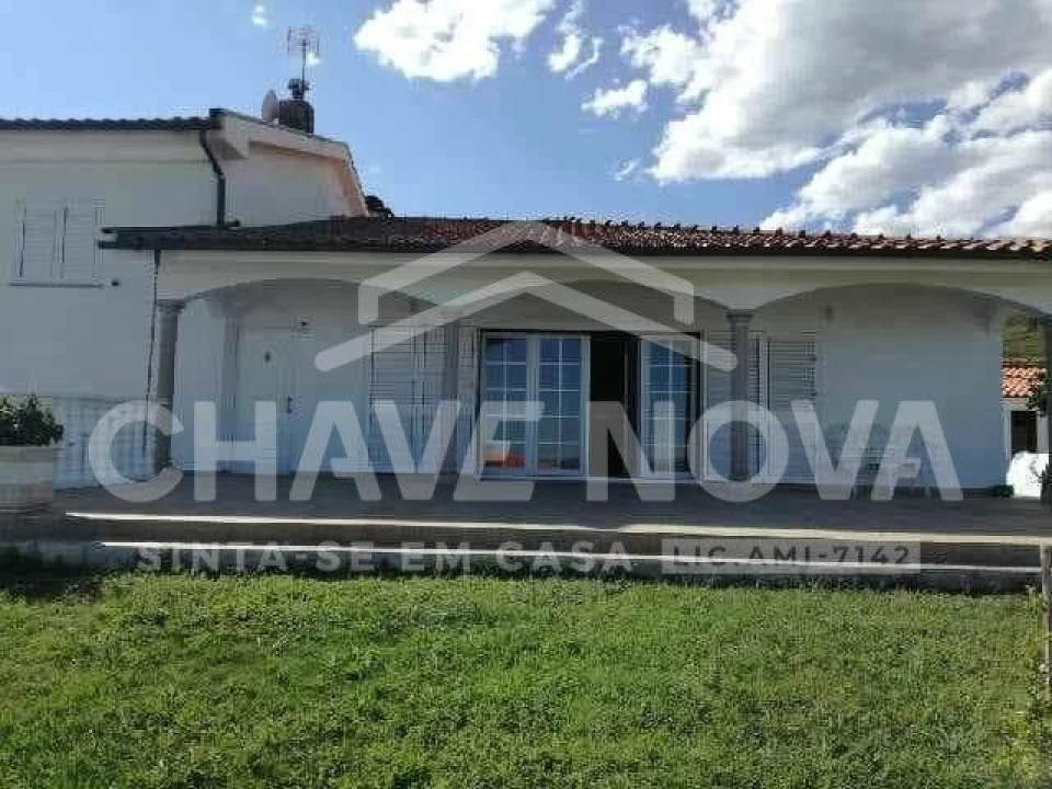 Quinta T4 para Venda em Lamas de Orelhão Foto 7