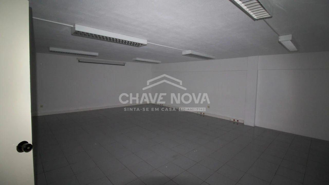 Loja para Venda em Custóias, Leça do Balio e Guifões Foto 10