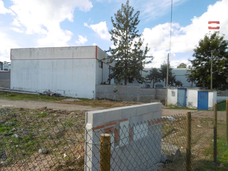 Terreno Comércio / Armazém para Arrendamento em Seiça Foto 1