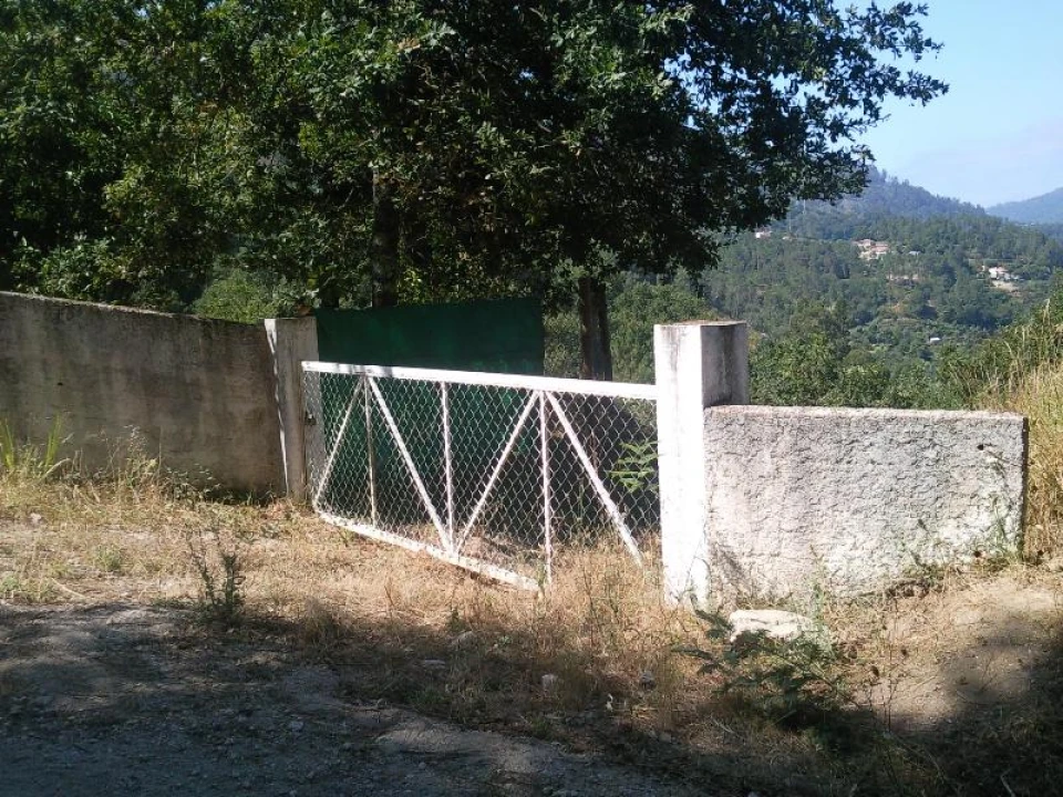 Terreno Misto para Venda em Louredo Foto 14