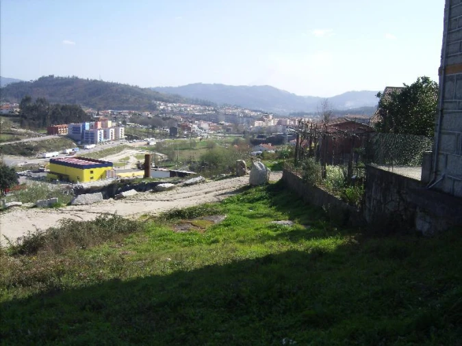 Terreno P/ Prédio para Venda em Povoa de Lanhoso (N. Senhora do Amparo) Foto 1