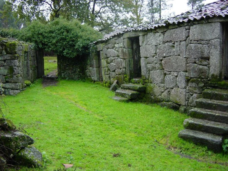 Negócio para Venda em Anissó e Soutelo Foto 2