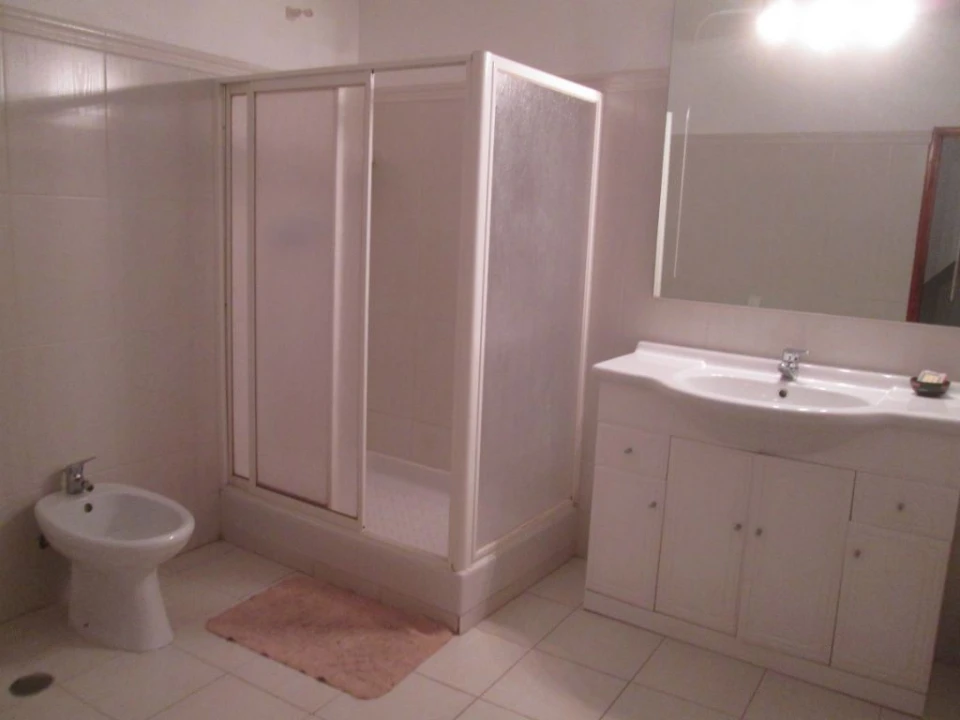 Moradia T4 para Venda em Assunção, Ajuda, Salvador e Santo Ildefonso Foto 15