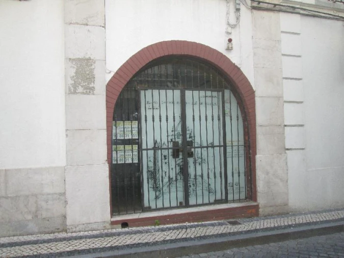 Loja para Arrendamento em Caia, São Pedro e Alcáçova Foto 2