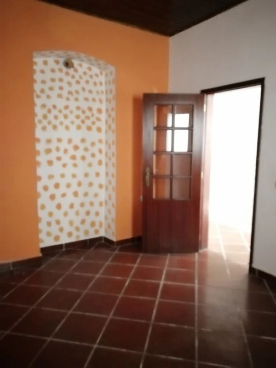 Moradia T0 para Venda em Barbacena e Vila Fernando Foto 5