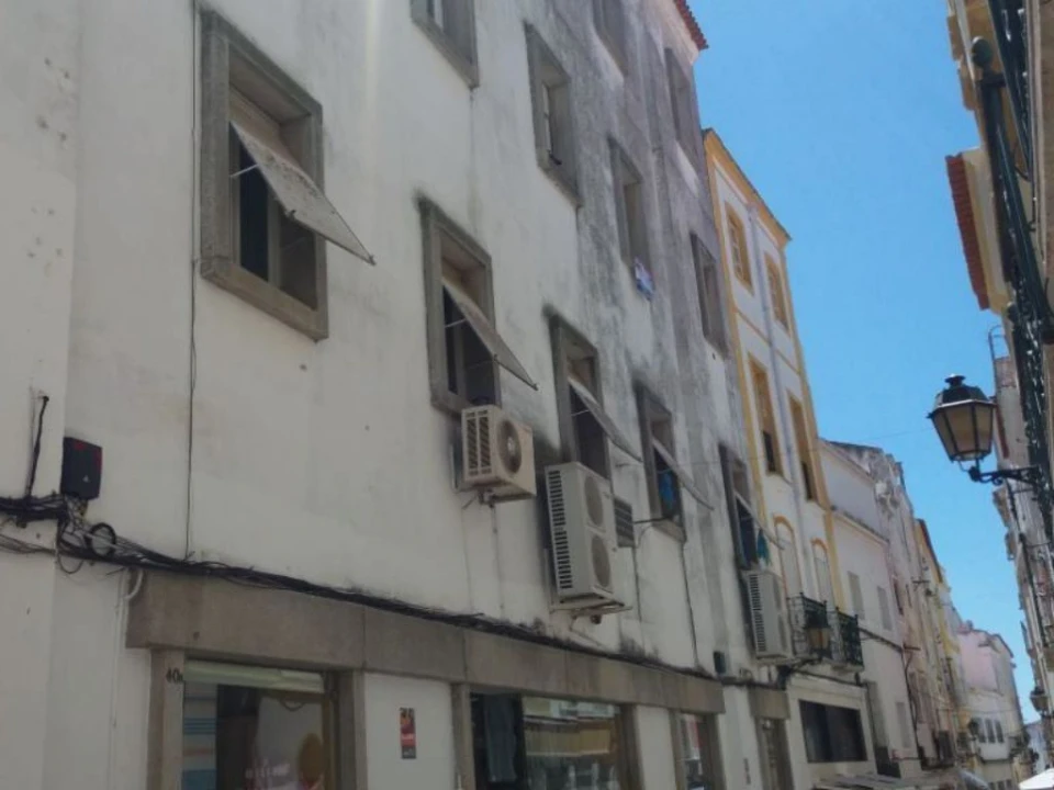 Apartamento T4 para Venda em Caia, São Pedro e Alcáçova Foto 1