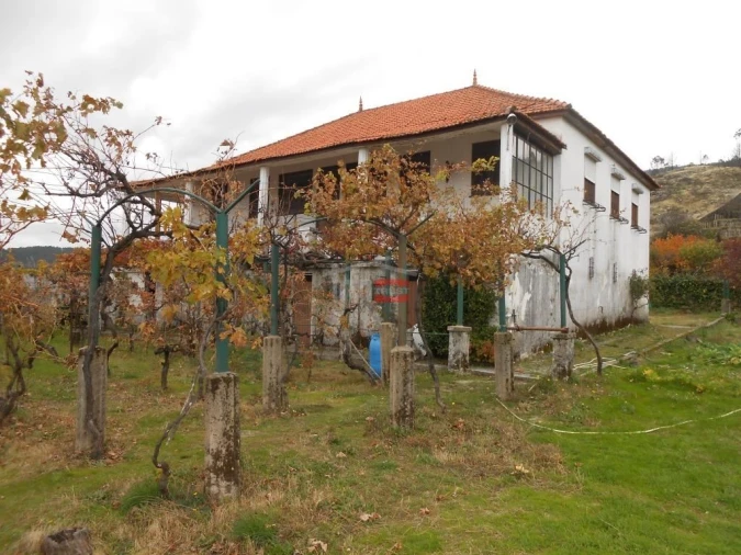 Moradia T4 para Venda em Covilhã e Canhoso Foto 22