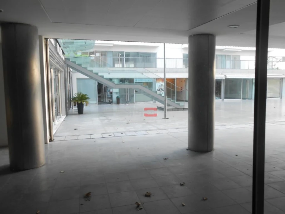 Loja para Arrendamento em Fatima Foto 13