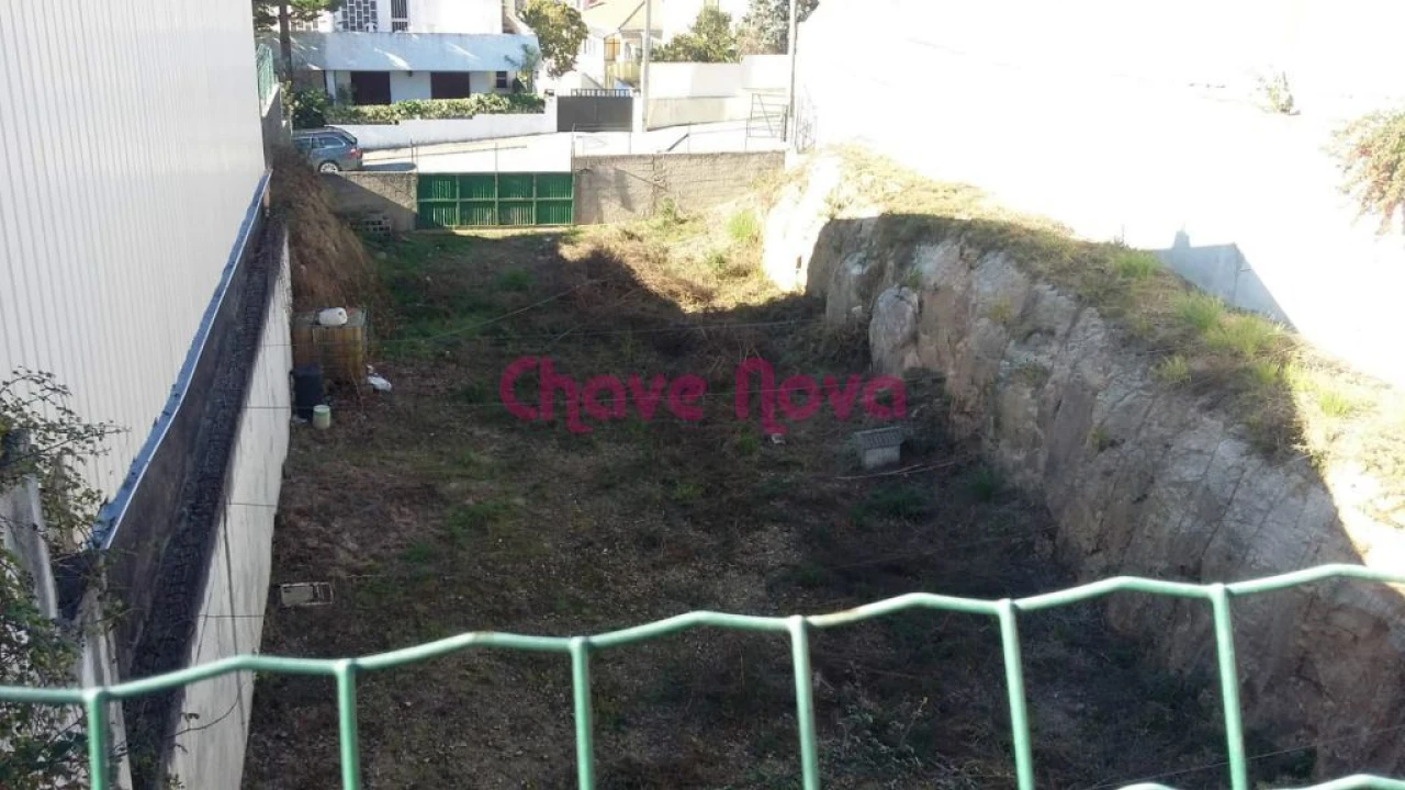 Terreno para Venda em Arcozelo Foto 2