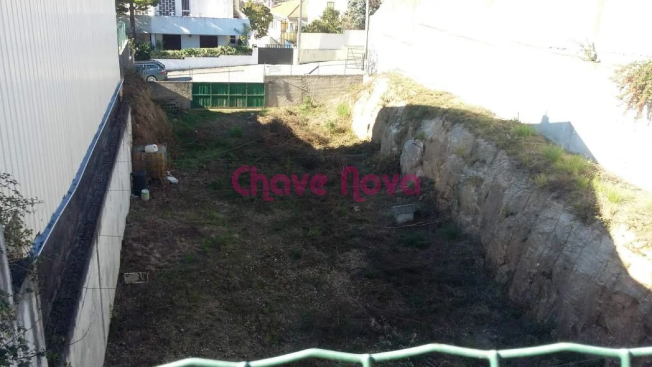 Terreno para Venda em Arcozelo Foto 3