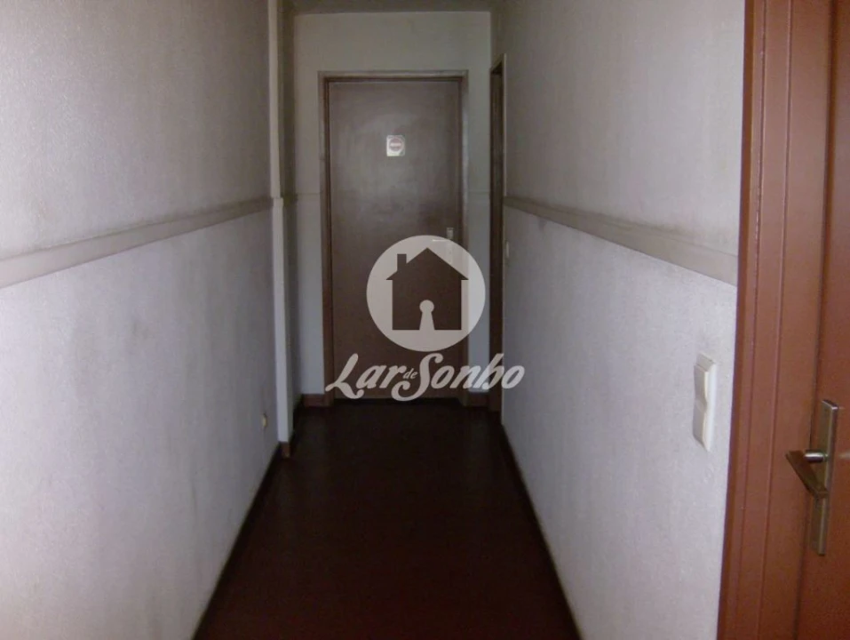 Loja para Trespasse em Santo Antonio dos Olivais Foto 8