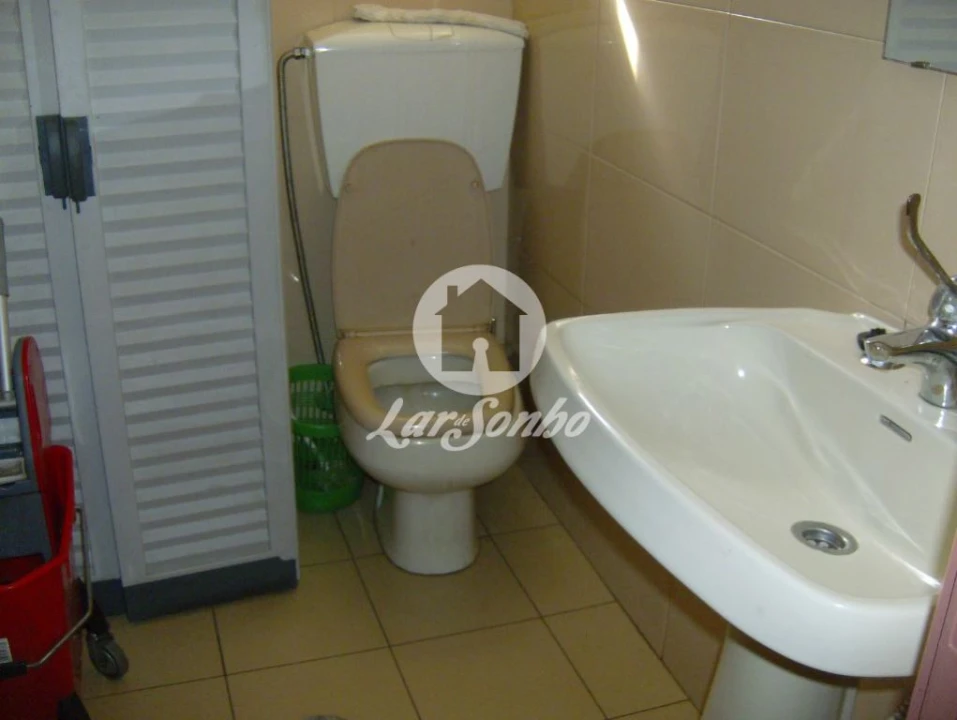 Loja para Trespasse em Santo Antonio dos Olivais Foto 10