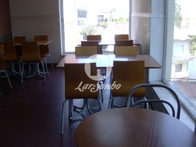 Loja para Trespasse em Santo Antonio dos Olivais Foto 3