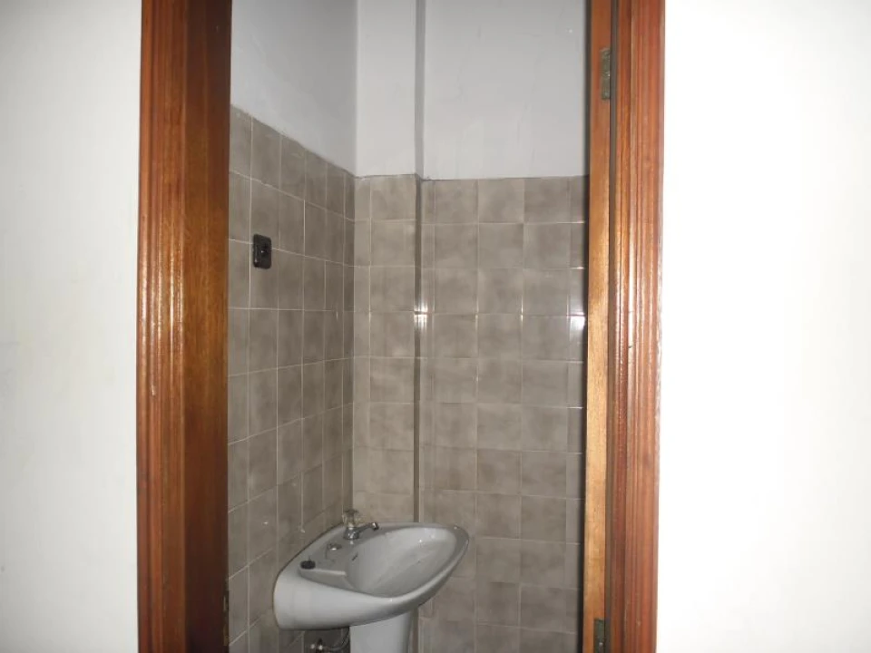 Loja para Arrendamento em Viseu Foto 4