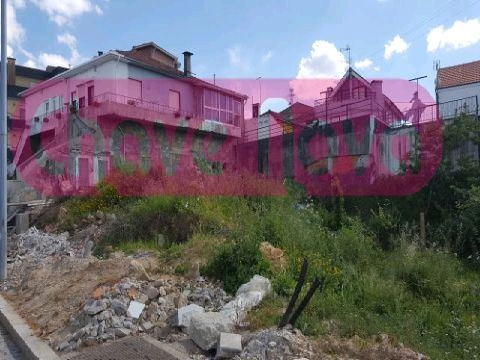 Terreno para Venda em Oliveira do Douro Foto 2