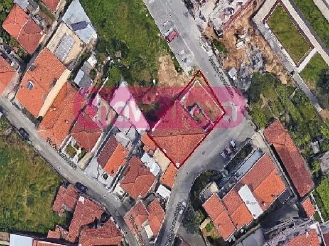 Terreno para Venda em Oliveira do Douro Foto 1