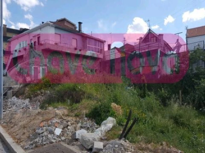 Terreno para Venda em Oliveira do Douro Foto 2