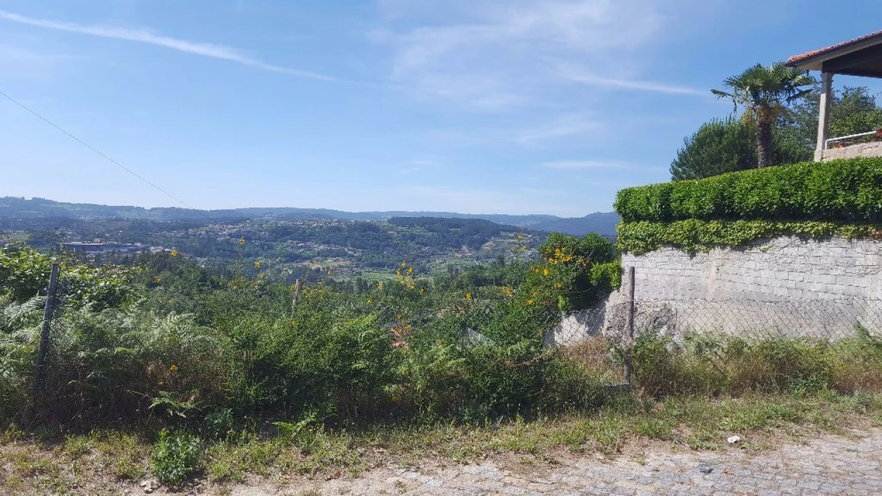 Terreno para Venda em Lufrei Foto 2