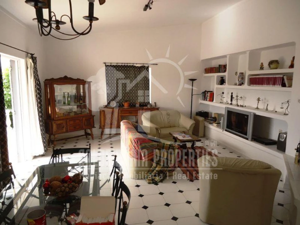 Moradia T3 para Venda em Guia Foto 5