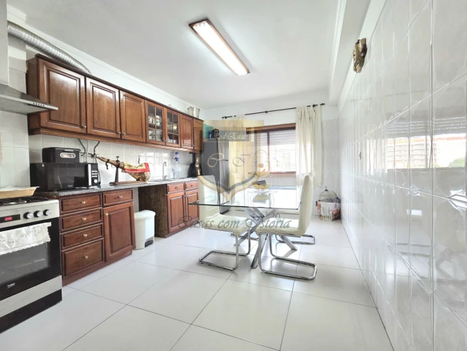 Apartamento T2 para Venda em Santa Maria, São Pedro e Matacães