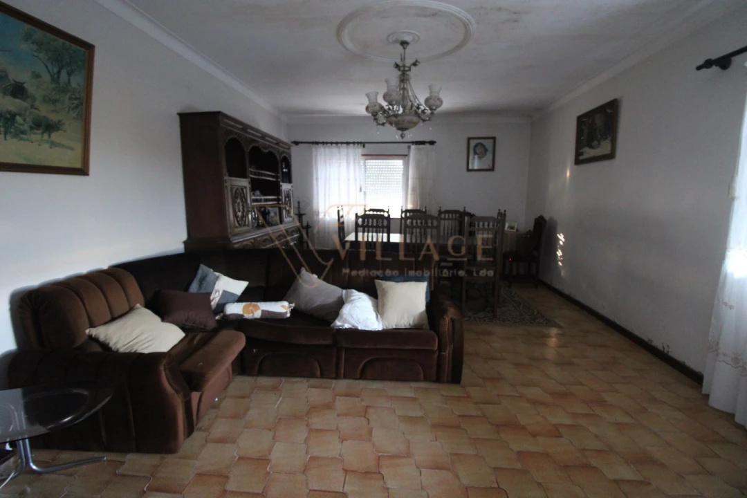 Moradia T4 para Venda em Covas Foto 3