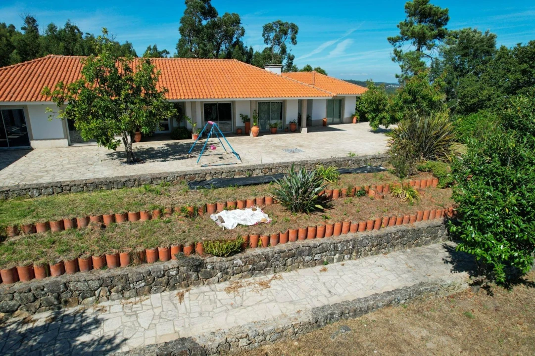 Moradia T5 para Venda em Paços de Ferreira Foto 3
