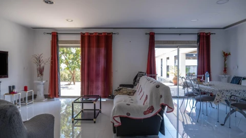 Moradia T5 para Venda em Paços de Ferreira