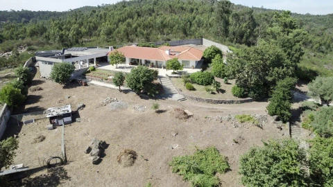 Moradia T5 para Venda em Paços de Ferreira