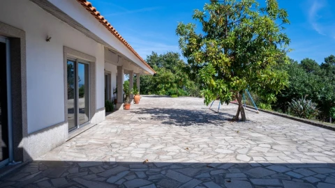 Moradia T5 para Venda em Paços de Ferreira