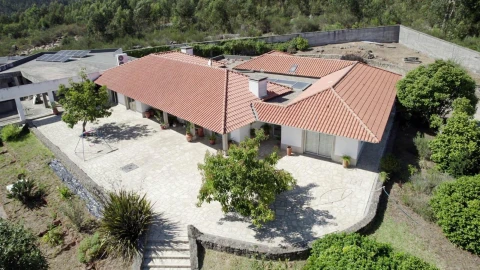 Moradia T5 para Venda em Paços de Ferreira