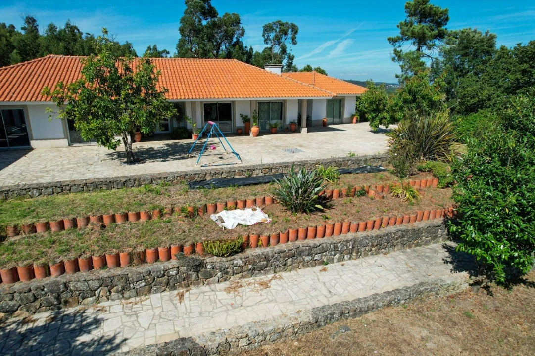 Moradia T5 para Venda em Paços de Ferreira Foto 1