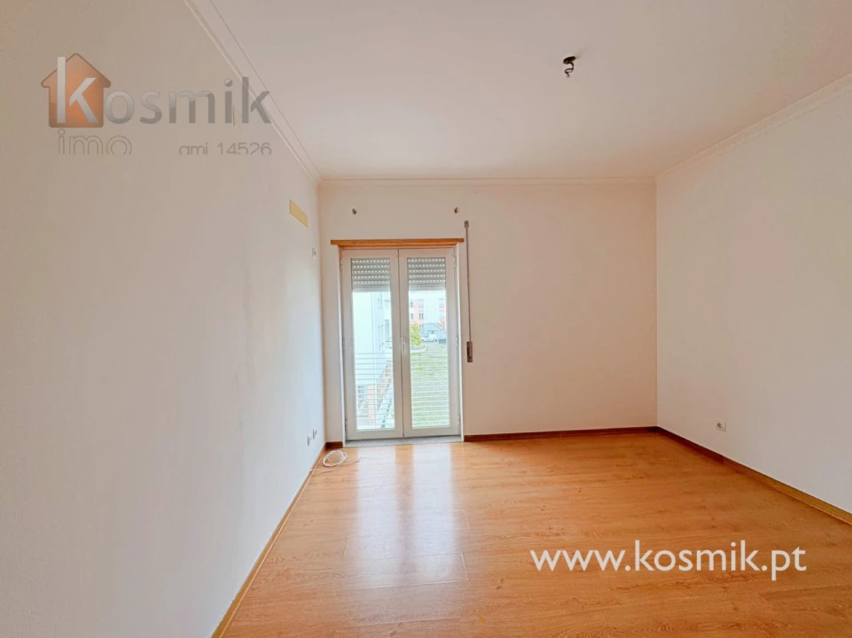 Apartamento T3 para Arrendamento em Bacelo e Senhora da Saúde Foto 4