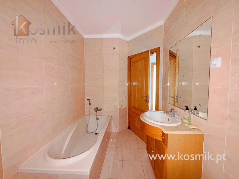 Apartamento T3 para Arrendamento em Bacelo e Senhora da Saúde Foto 37