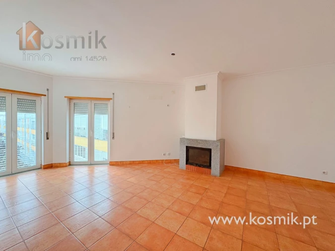 Apartamento T3 para Arrendamento em Bacelo e Senhora da Saúde Foto 1