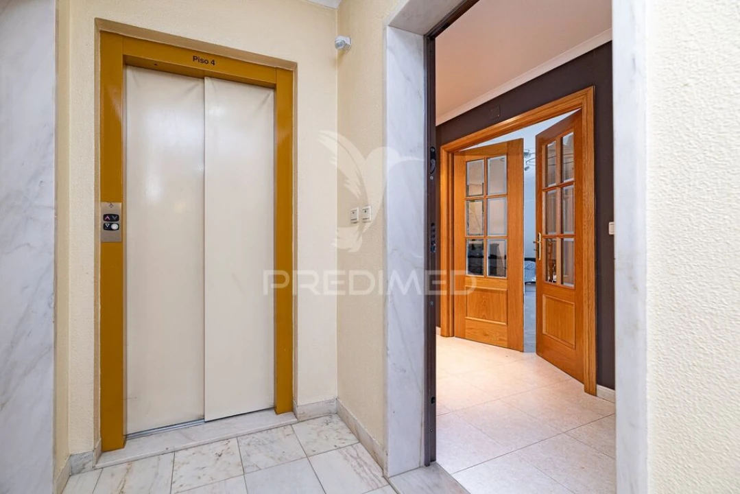 Apartamento T2 para Venda em Vialonga Foto 3