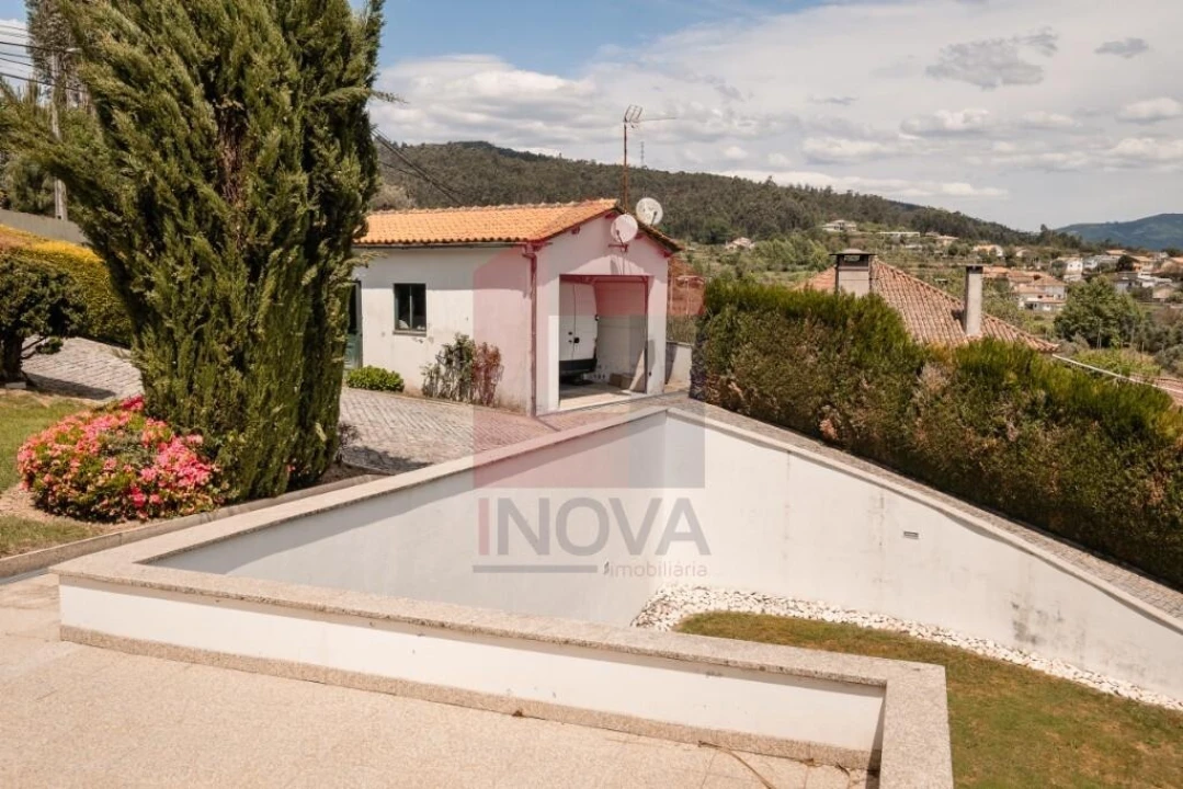 Moradia T4 para Venda em Oriz (Santa Marinha) e Oriz (São Miguel) Foto 52