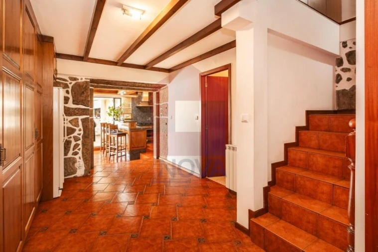 Moradia T4 para Venda em Oriz (Santa Marinha) e Oriz (São Miguel) Foto 6